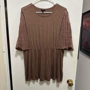 NWT Torrid brown/maroon butterfly sleeve top